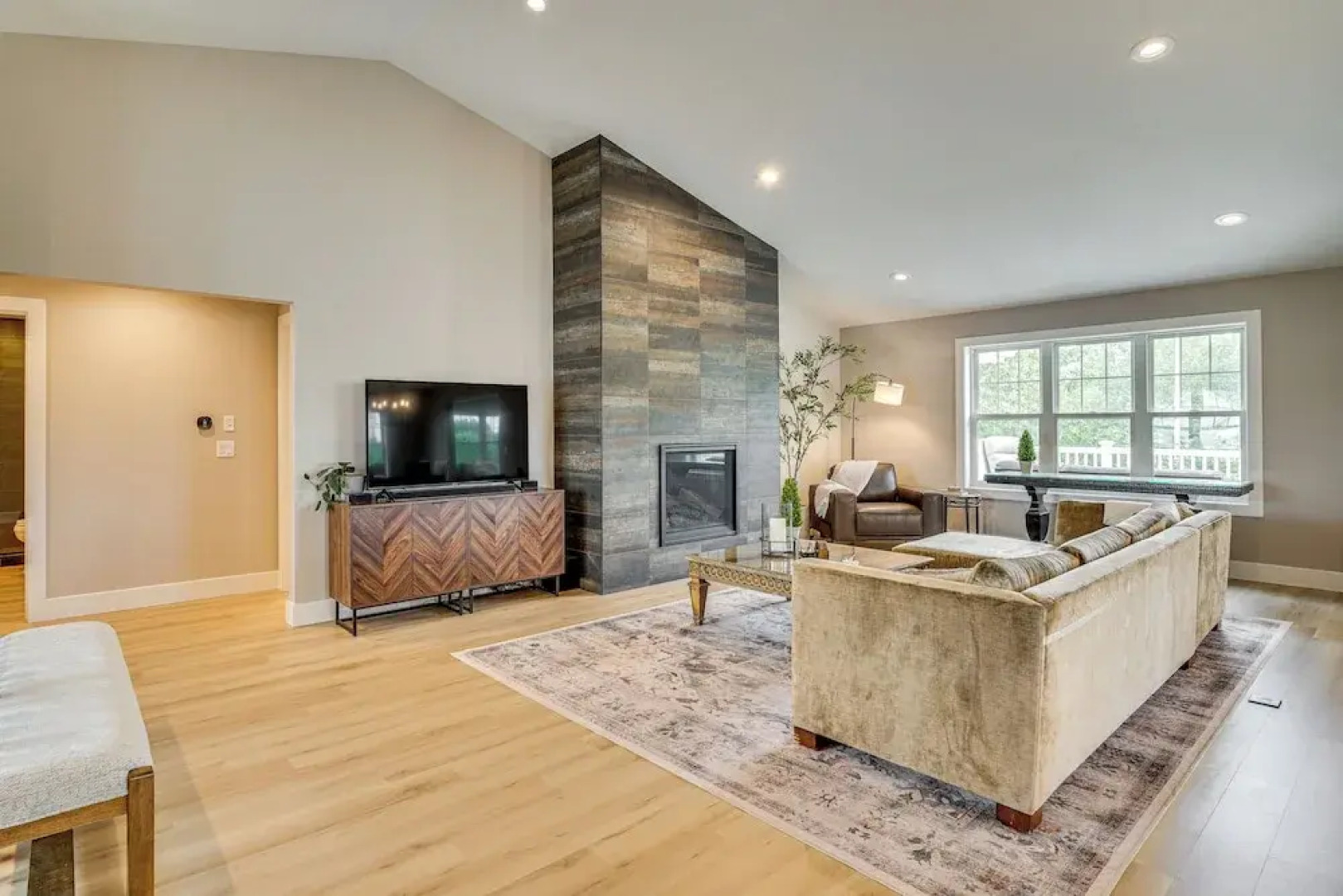 Walk to Beaches + Restaurants: Elkhart Lake Escape