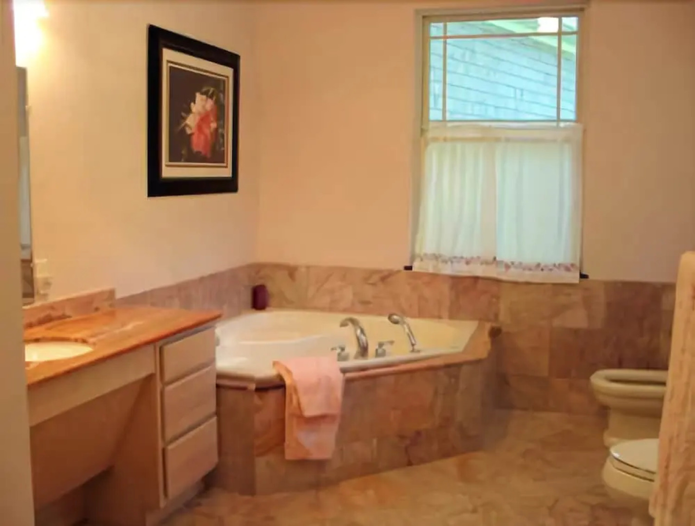 Edgewater Estate - Five Bedroom Home