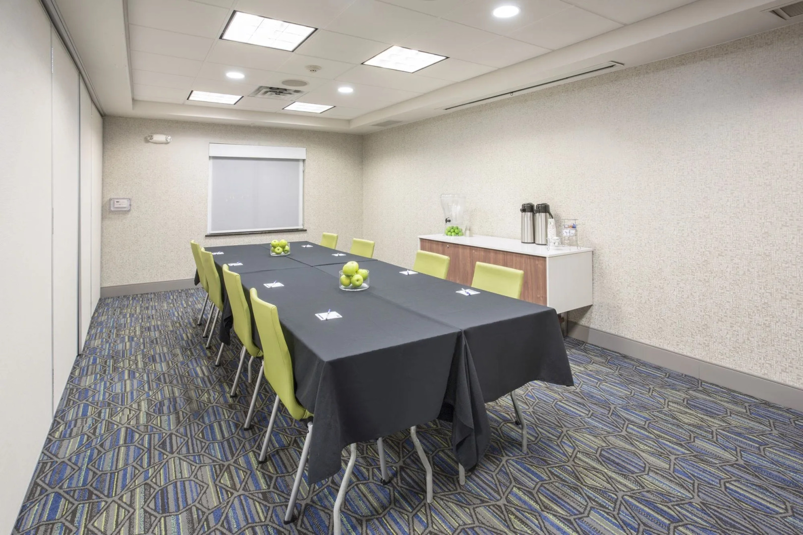 Holiday Inn Express Kansas City - at the Legends