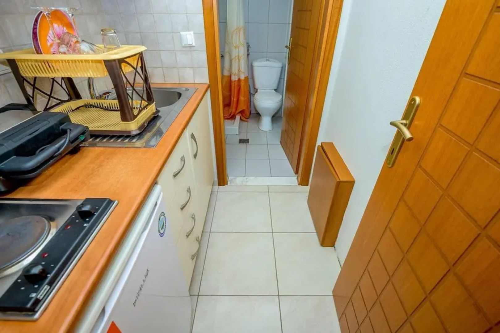 Cozy 'koukou' Discrete Apartment in Orestiada