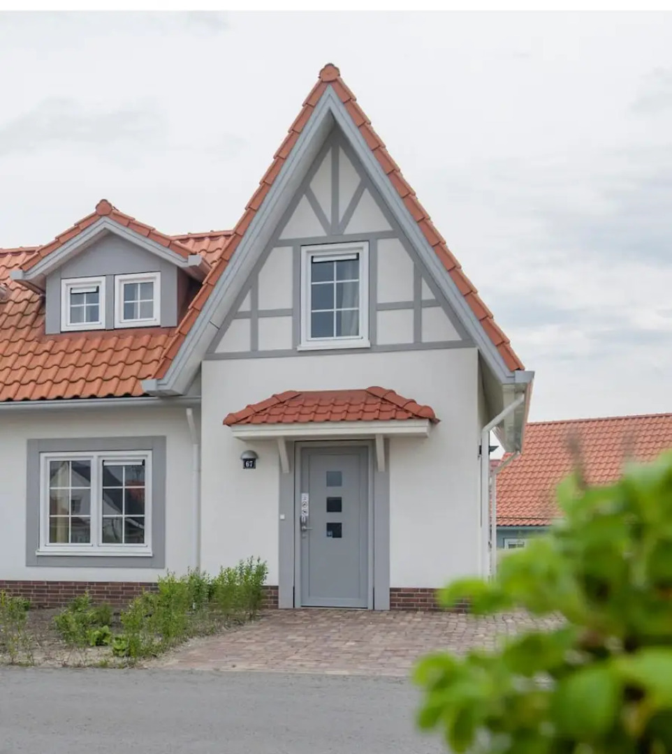 Semi-detached Villa With Terrace Heater, 400m From the Beach