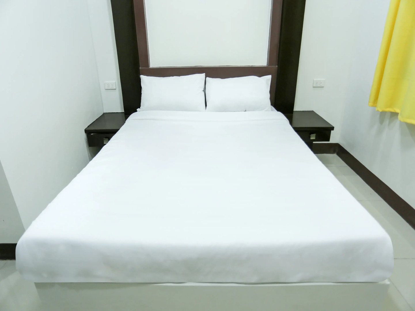 Jrja Suites by OYO Rooms