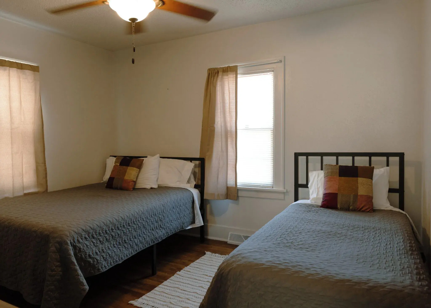 East Side Motel & Cabins