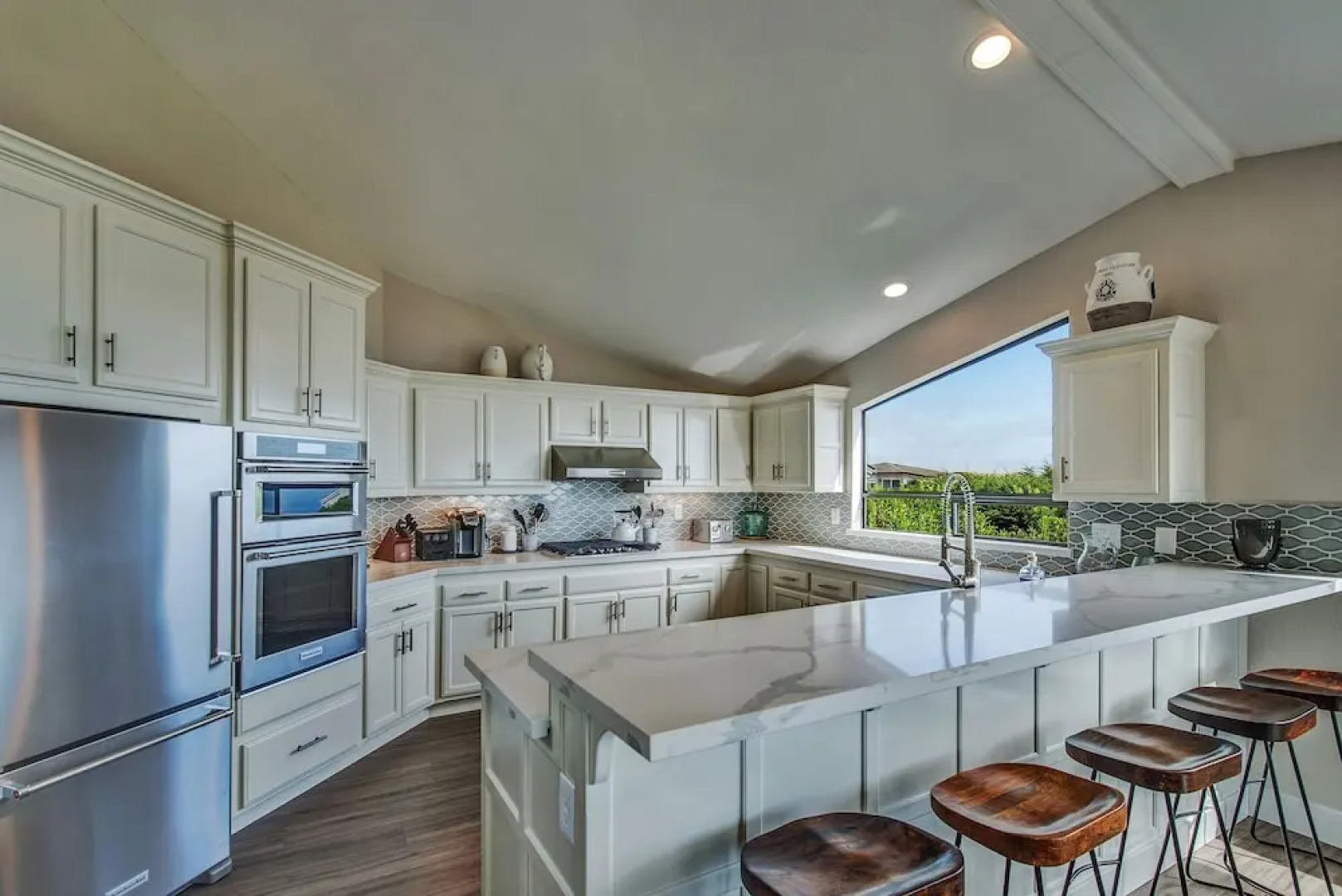 Stunning Ocean-view W/ Private Hot Tub 3 Bedroom Home