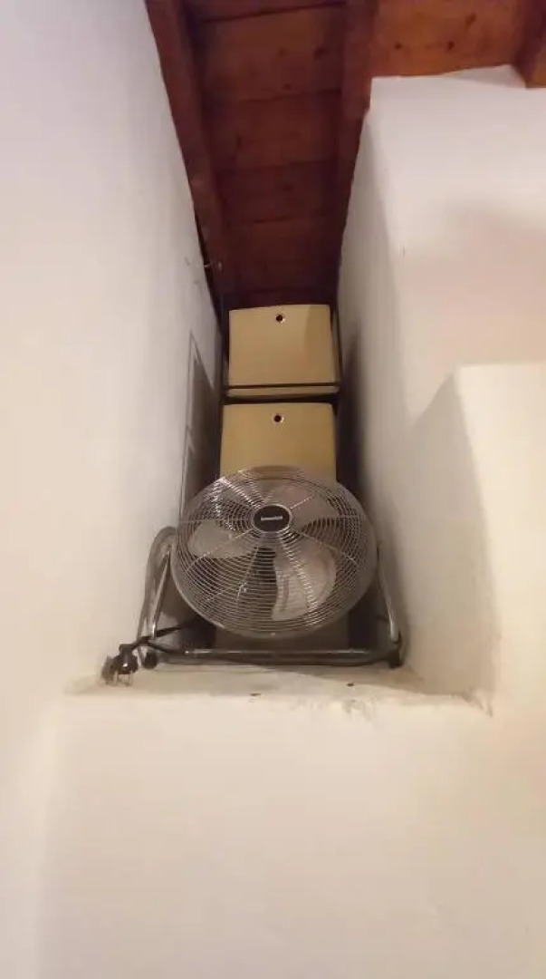 1836 Historic Stone House Goudianika