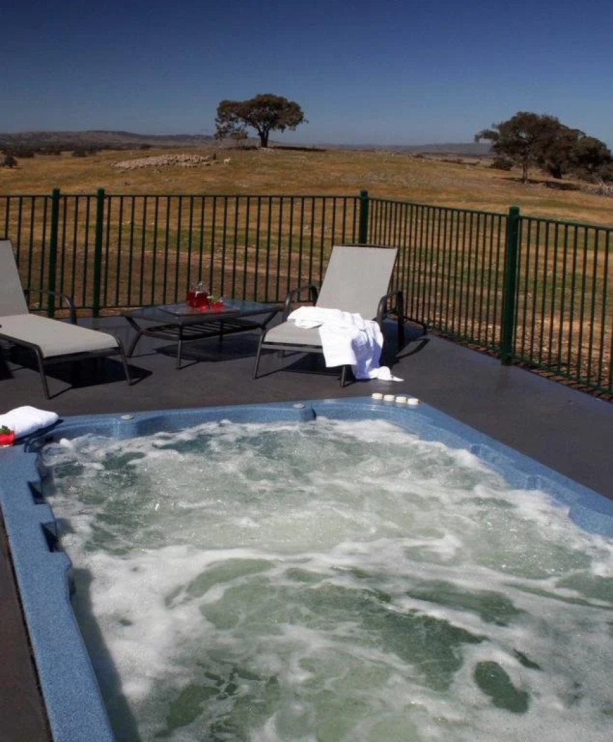 Hut on the Hill Bed & Breakfast