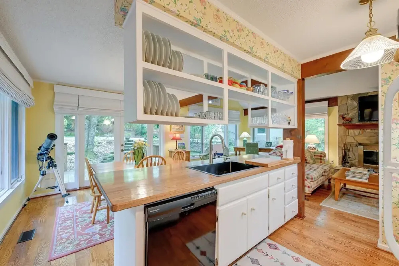 'smallwood' Cute Highlands Home w/ Screened Porch!
