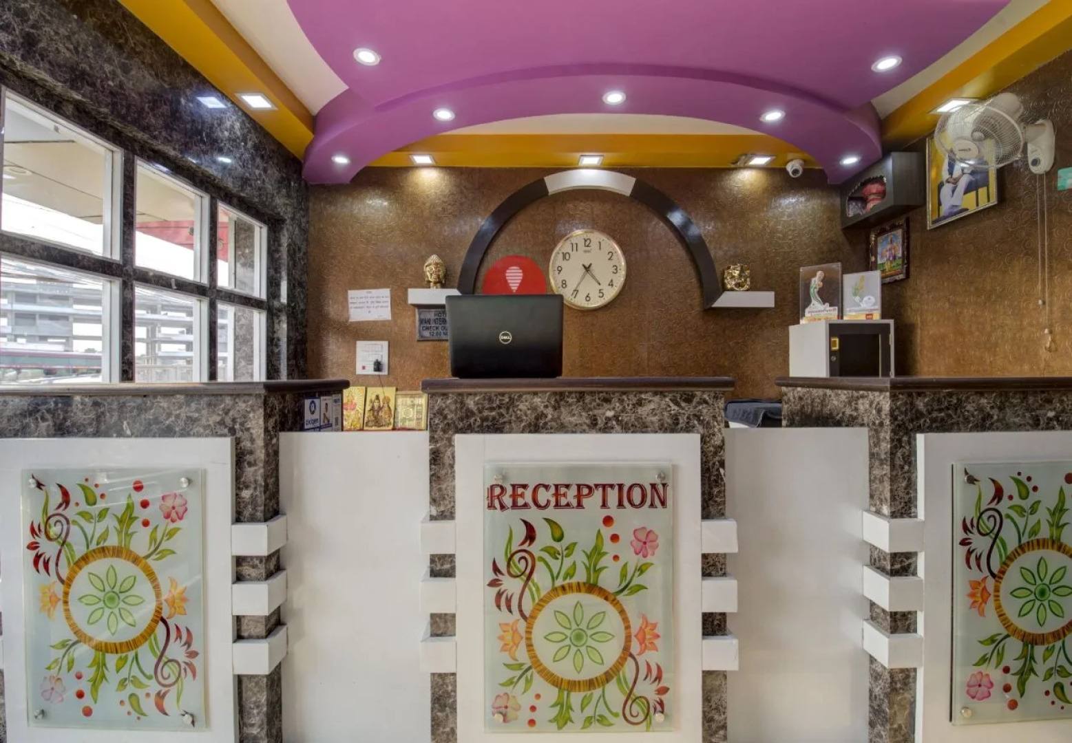 Hotel Mani International