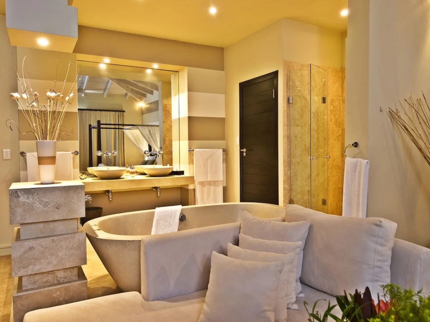 Lodge On The Lake and Wellness Spa