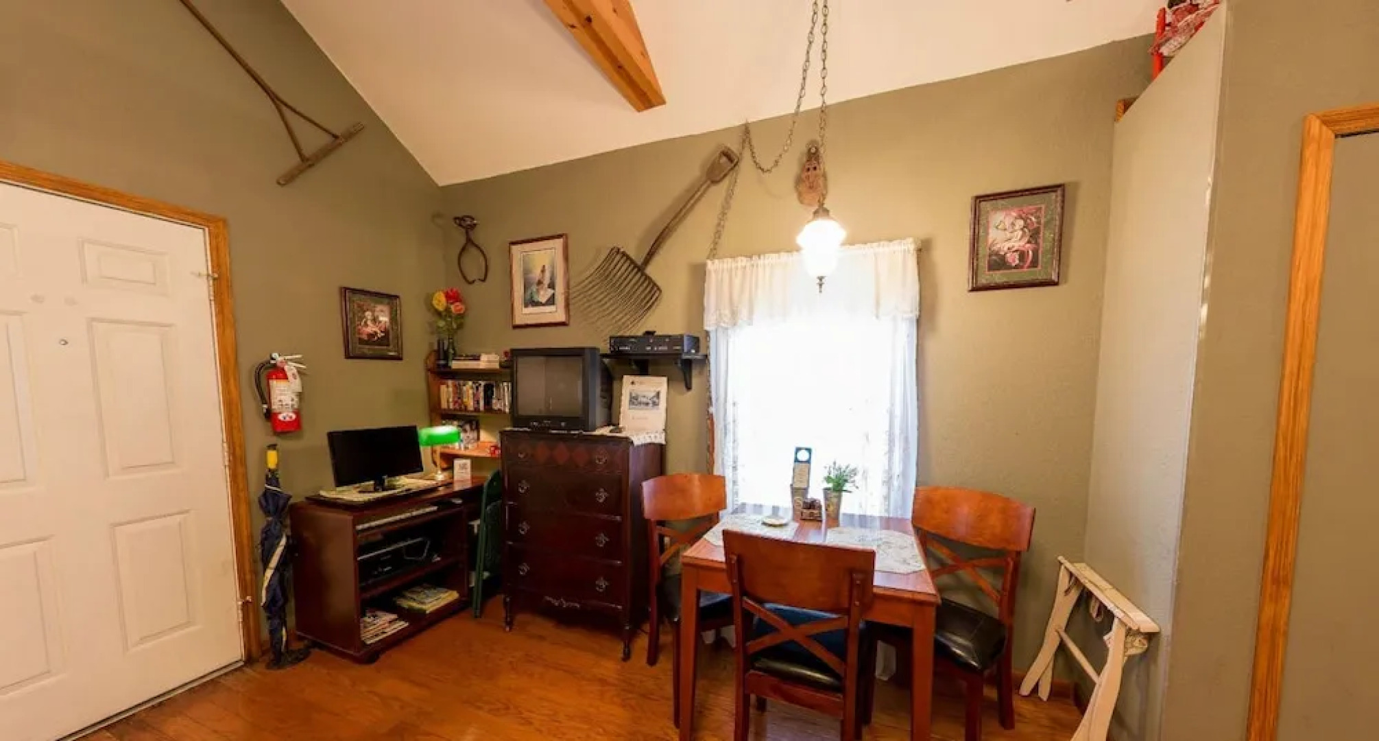 Alling House Bed and Breakfast