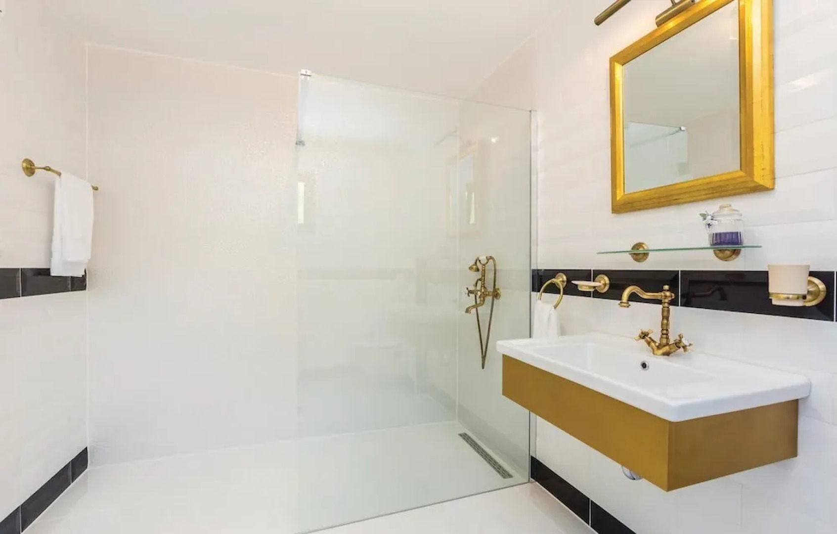 Beautiful Home in Svet Vid Dobrinjski With Wifi and 2 Bedrooms