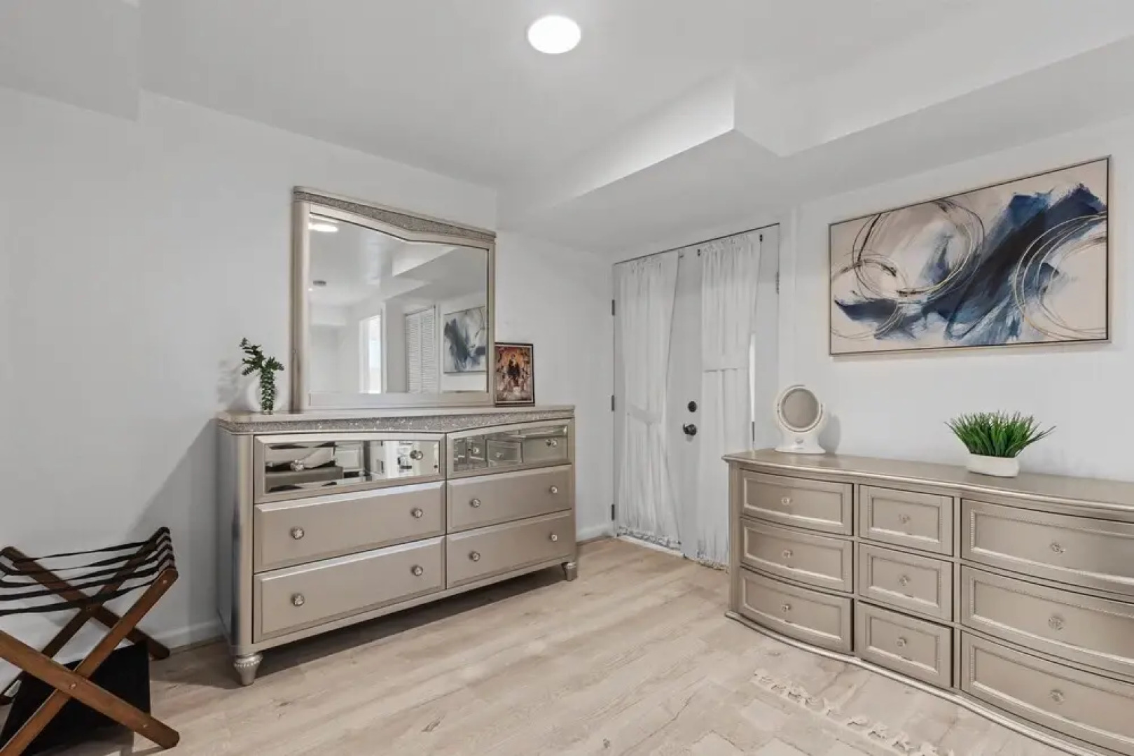 Cozy 1-bedroom Garden Apartment