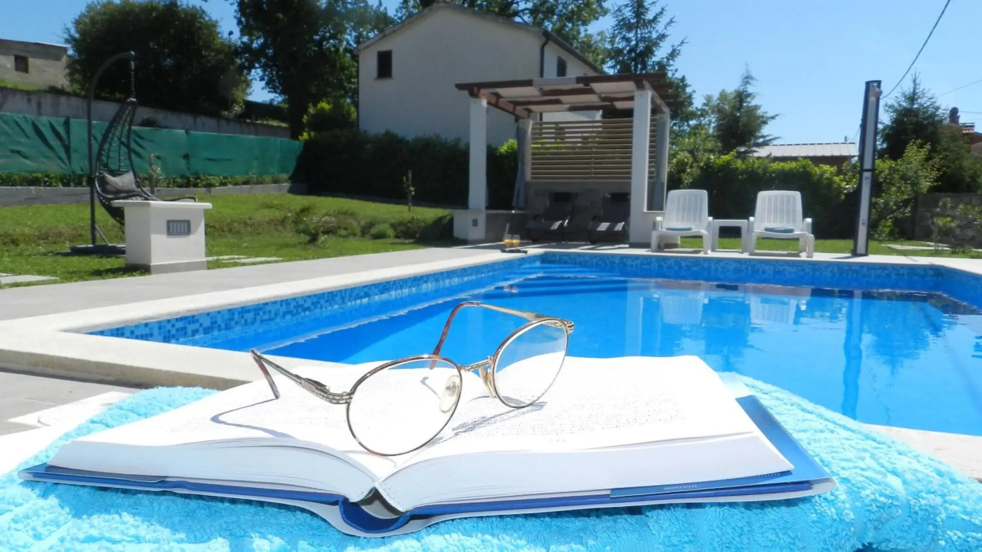 Villa Amoena with pool and sauna near Novigrad