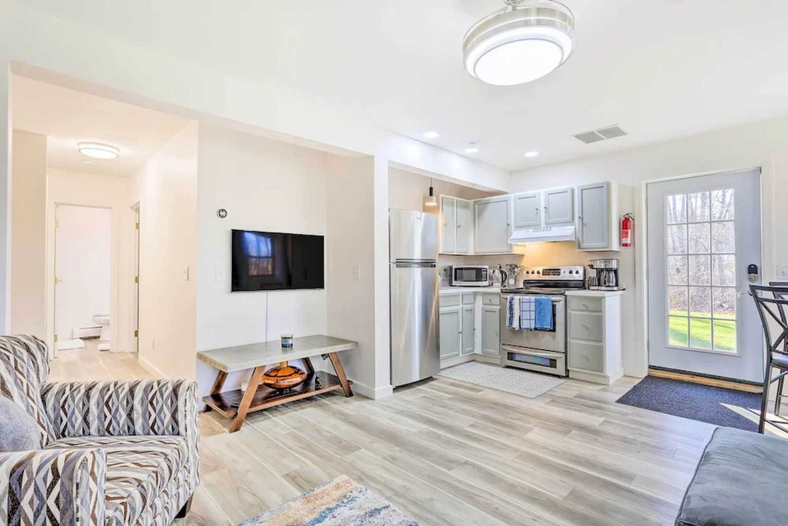 New Paltz Apt - 11 Mi to Poughkeepsie!