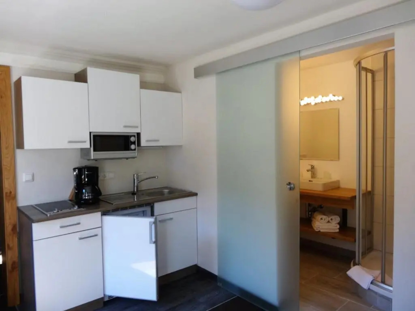 Bhome Gästehaus b&b / Apartments