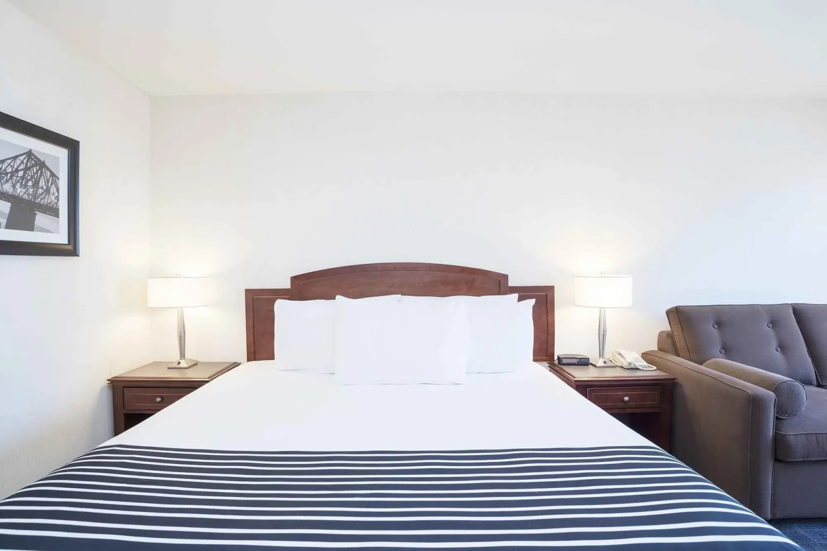 Sandman Hotel Montreal - Longueuil