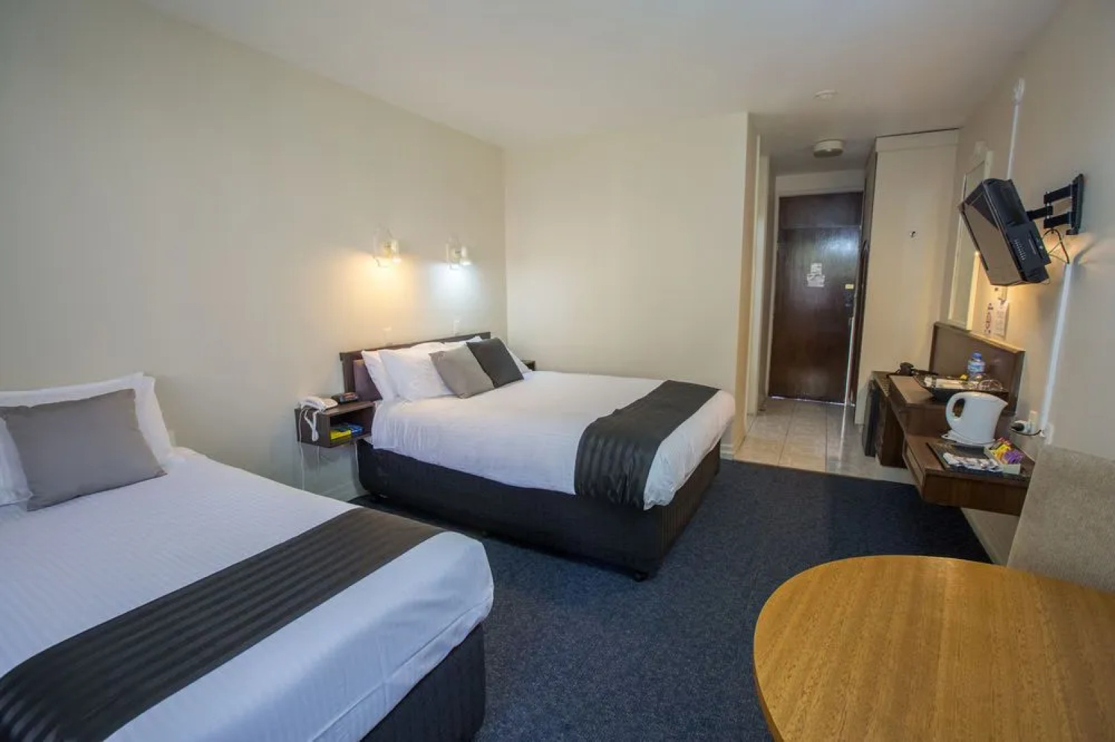 Econo Lodge Hacienda International