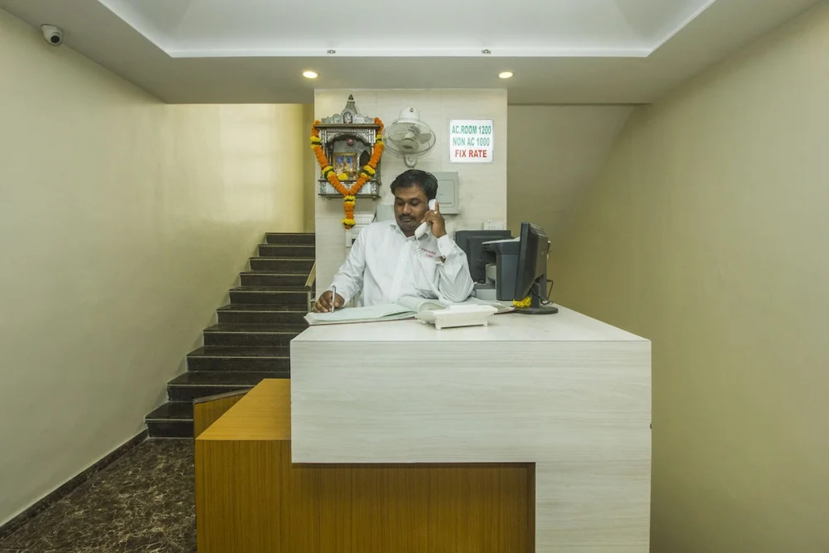 OYO 18610 Hotel Parivar Garden