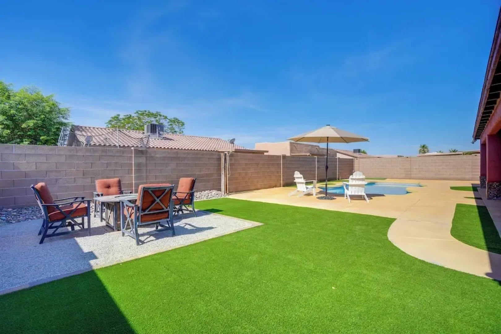 Near Golf Courses: Poolside Paradise in Yuma!