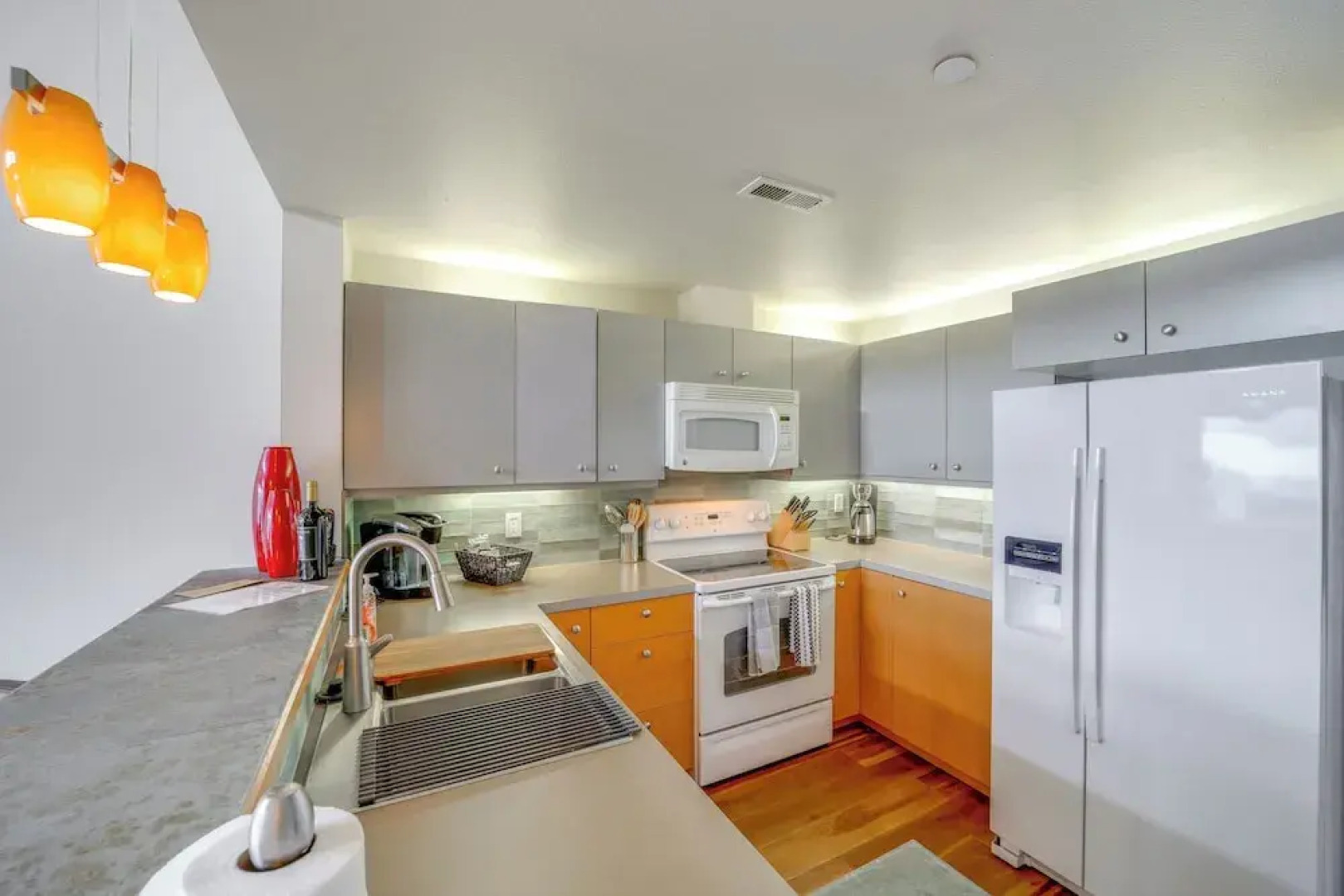 Walk to Lake Chelan: Top-level Waterfront Condo