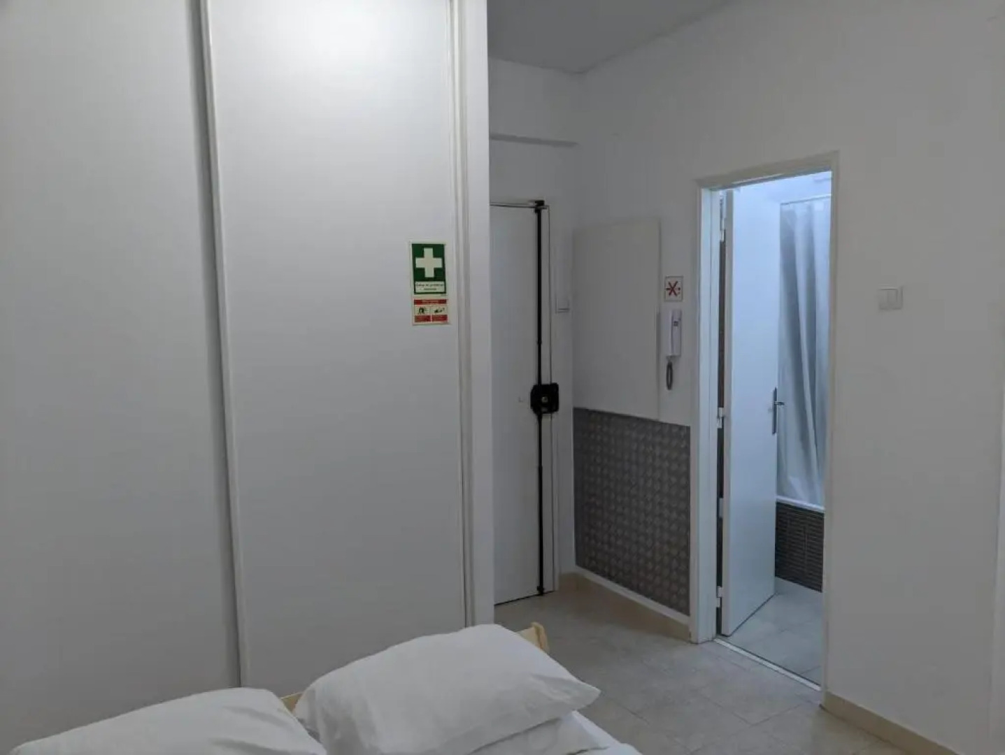 In Bed with Lisbon 15E