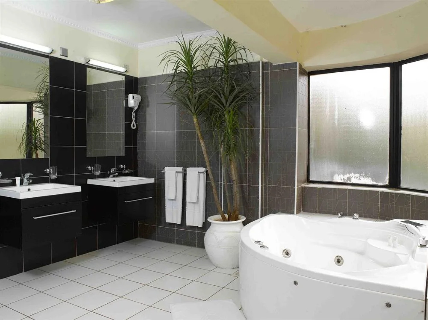 Wasini All Suite Hotel