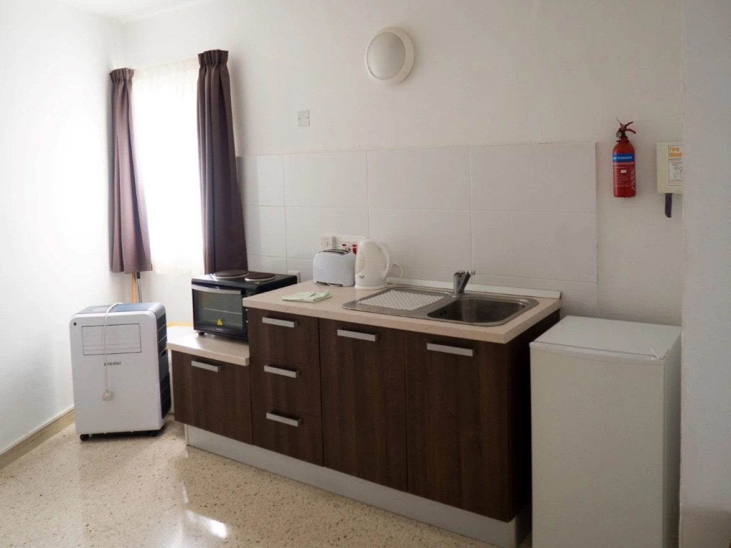 Mavina Hotel & Apartments