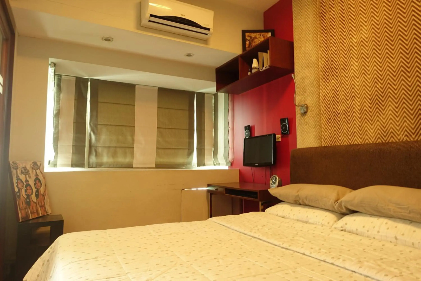 Luxury Condo at Forbeswood Parklane