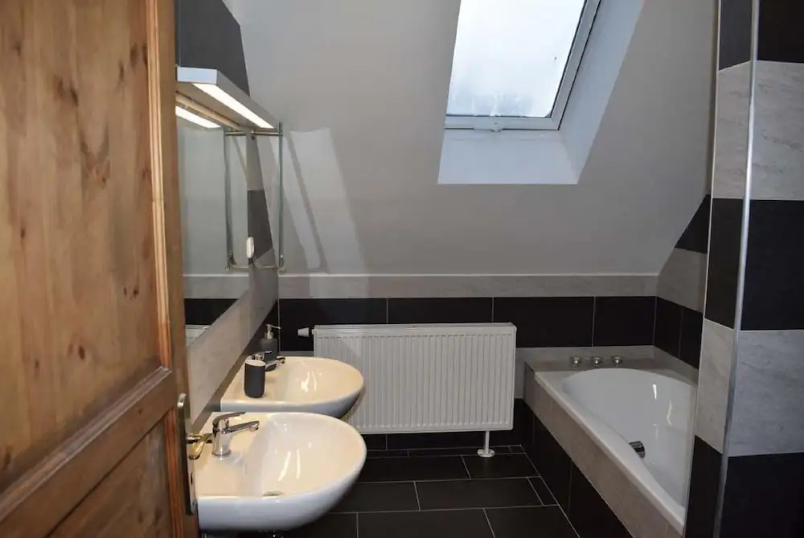 Lesany Sljk425 in Le any