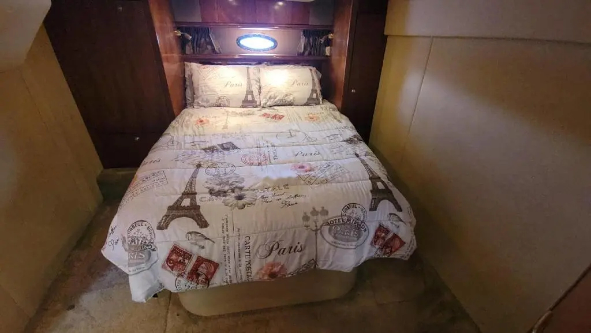 Yachta Yachta Yachta on the wata Island Paradise