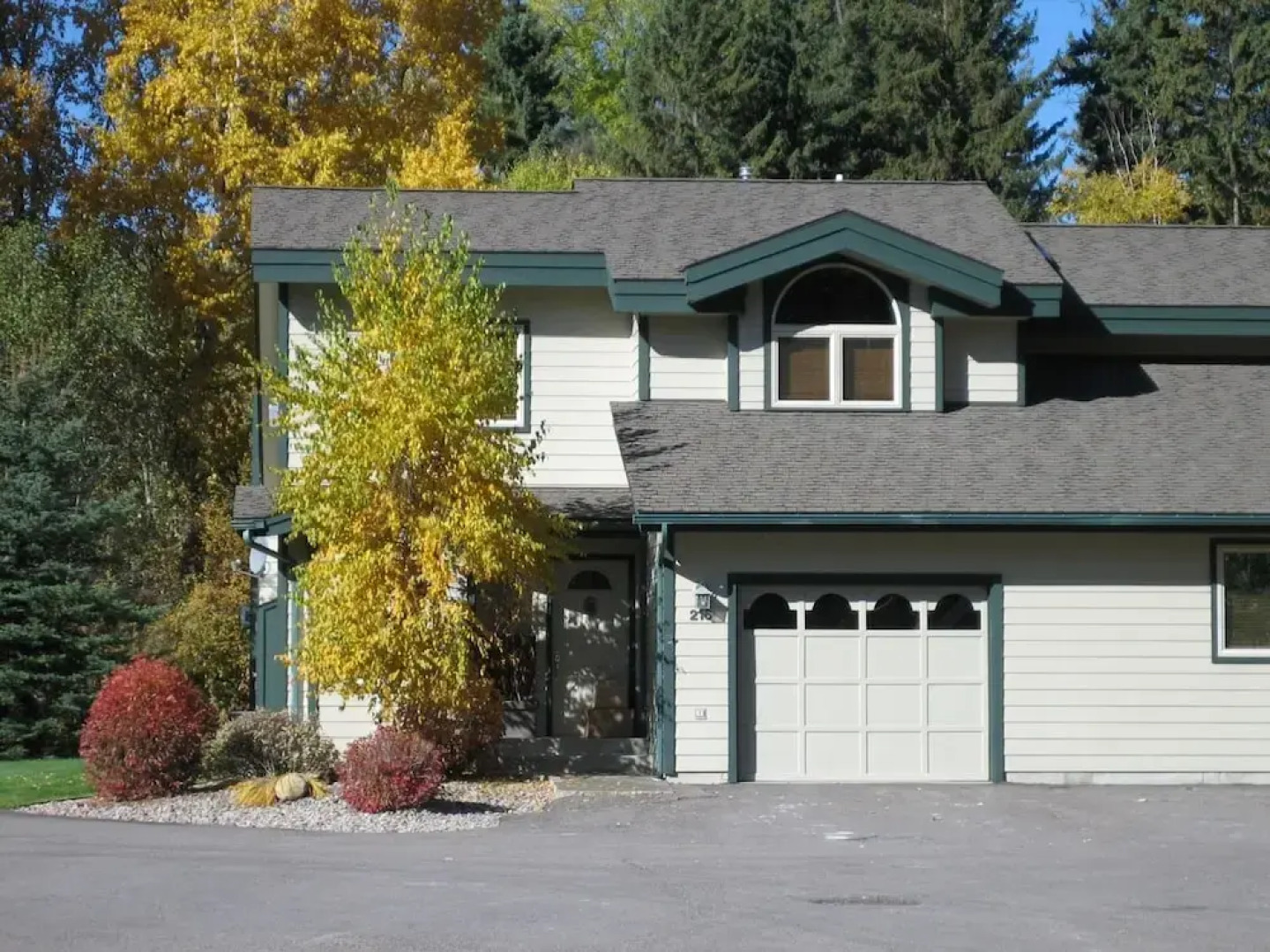 Mountain Harbor #216 3 Bedroom Condo