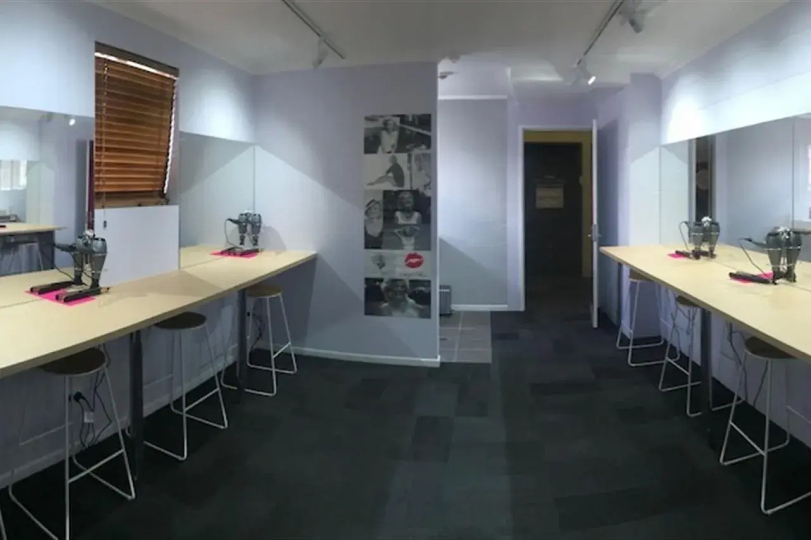 Gilligan's Backpackers Hotel & Resort