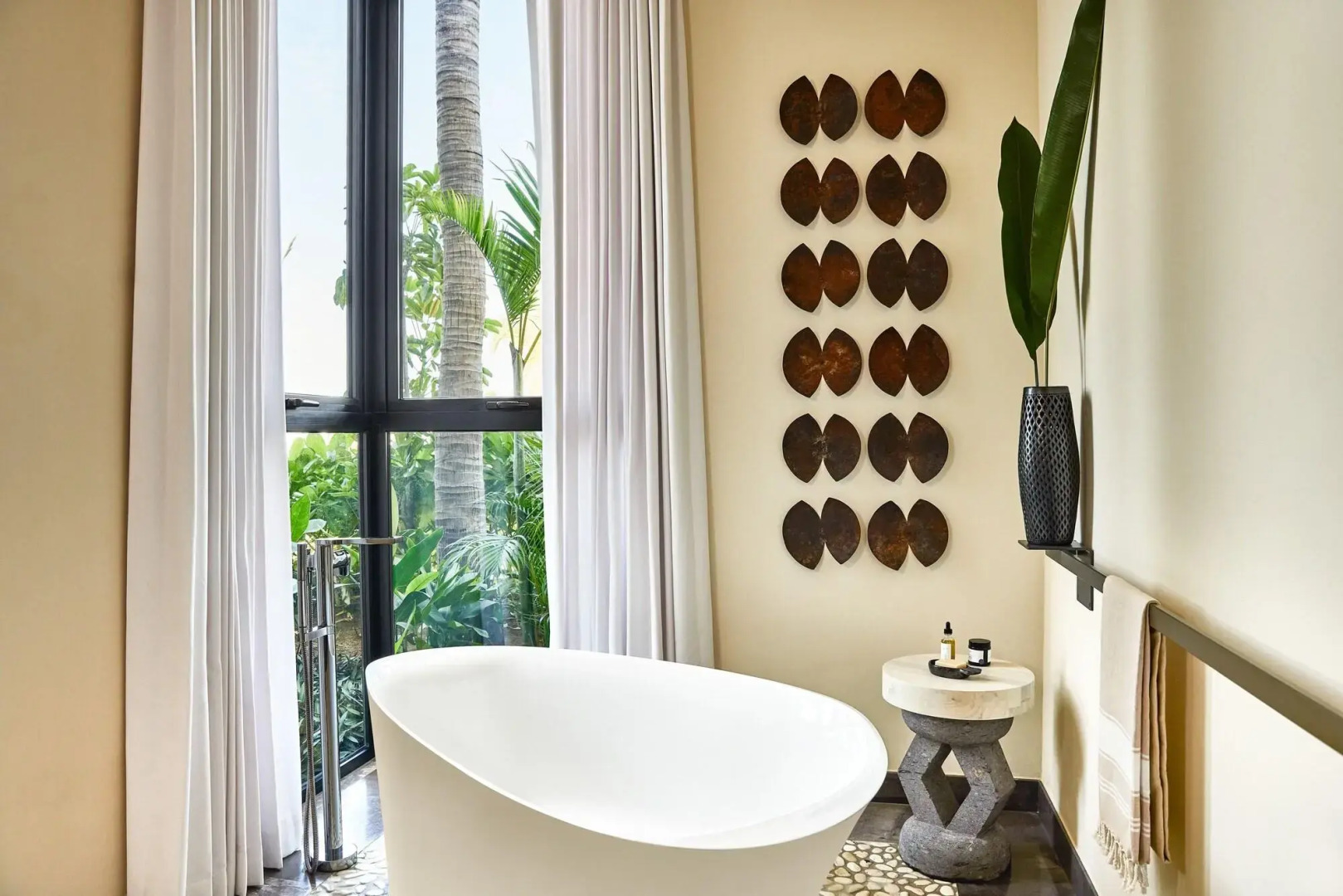 Susurros del Corazón, Auberge Collection