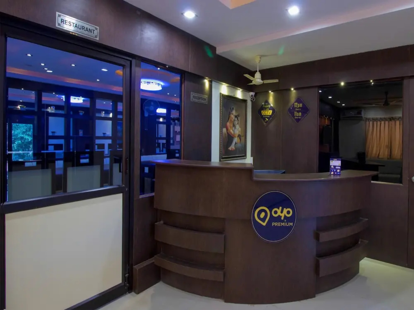 OYO 3787 9 Star Hotel