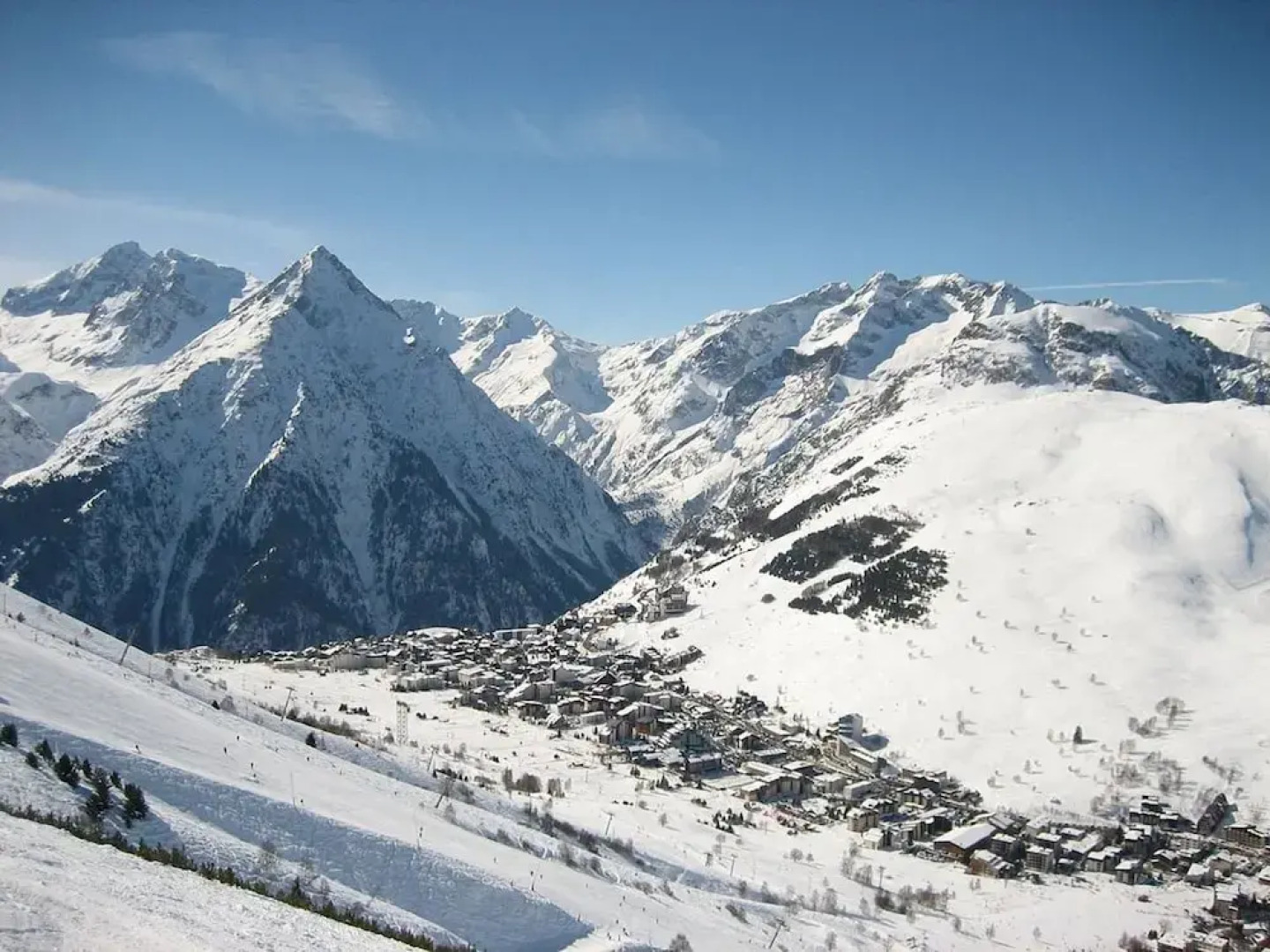 Studio in Les Deux Alpes, With Wonderful Mountain View and Terrace - 400 m From the Slopes