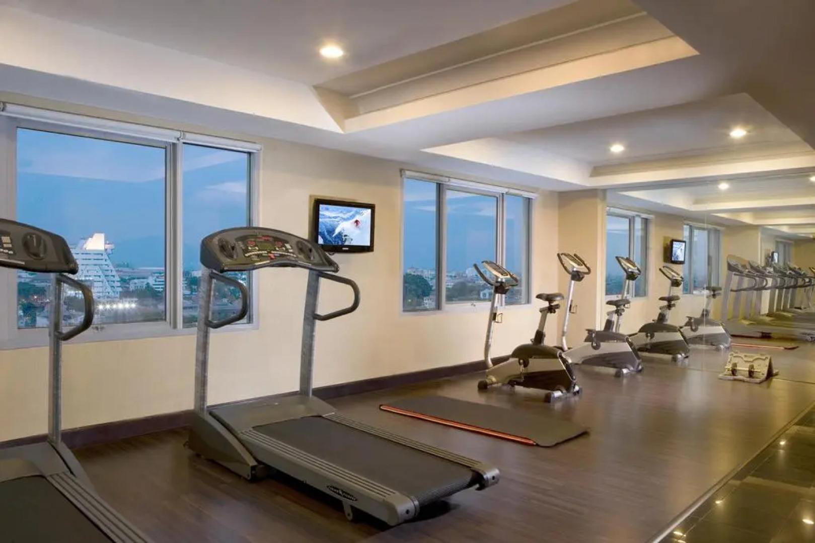 Hotel Santika Pandegiling Surabaya