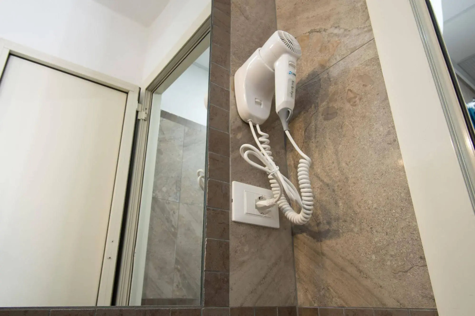 Alessandro Downtown Hostel