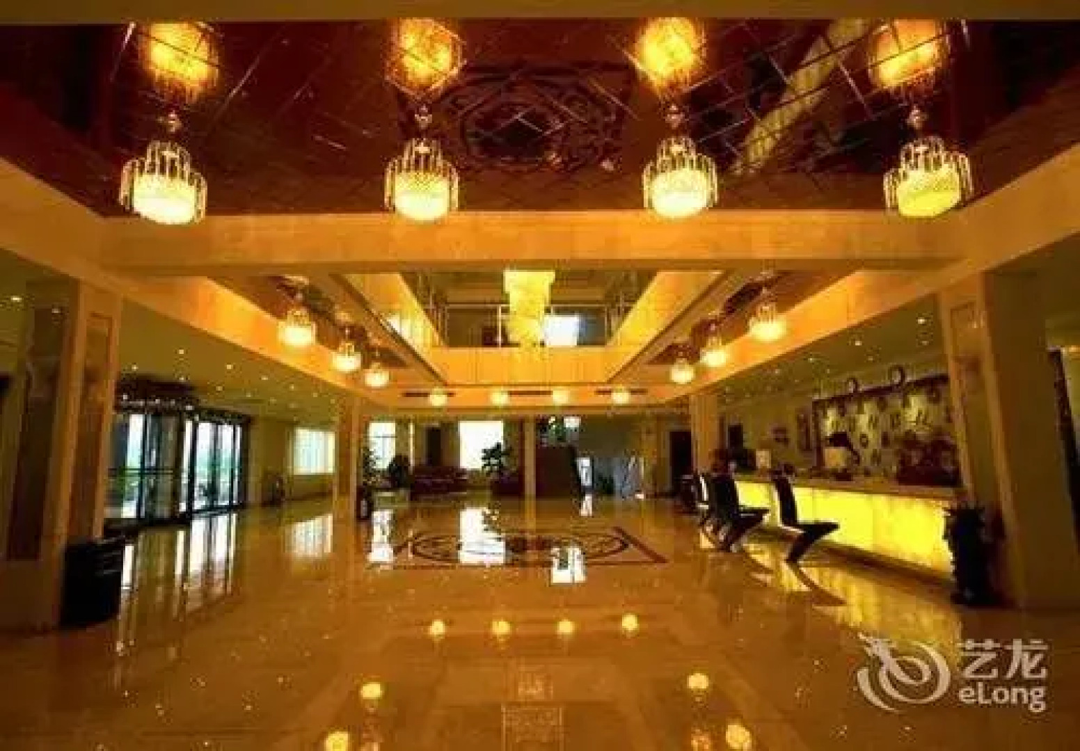 Yuntai Mountain Country Melody Holiday Hotel