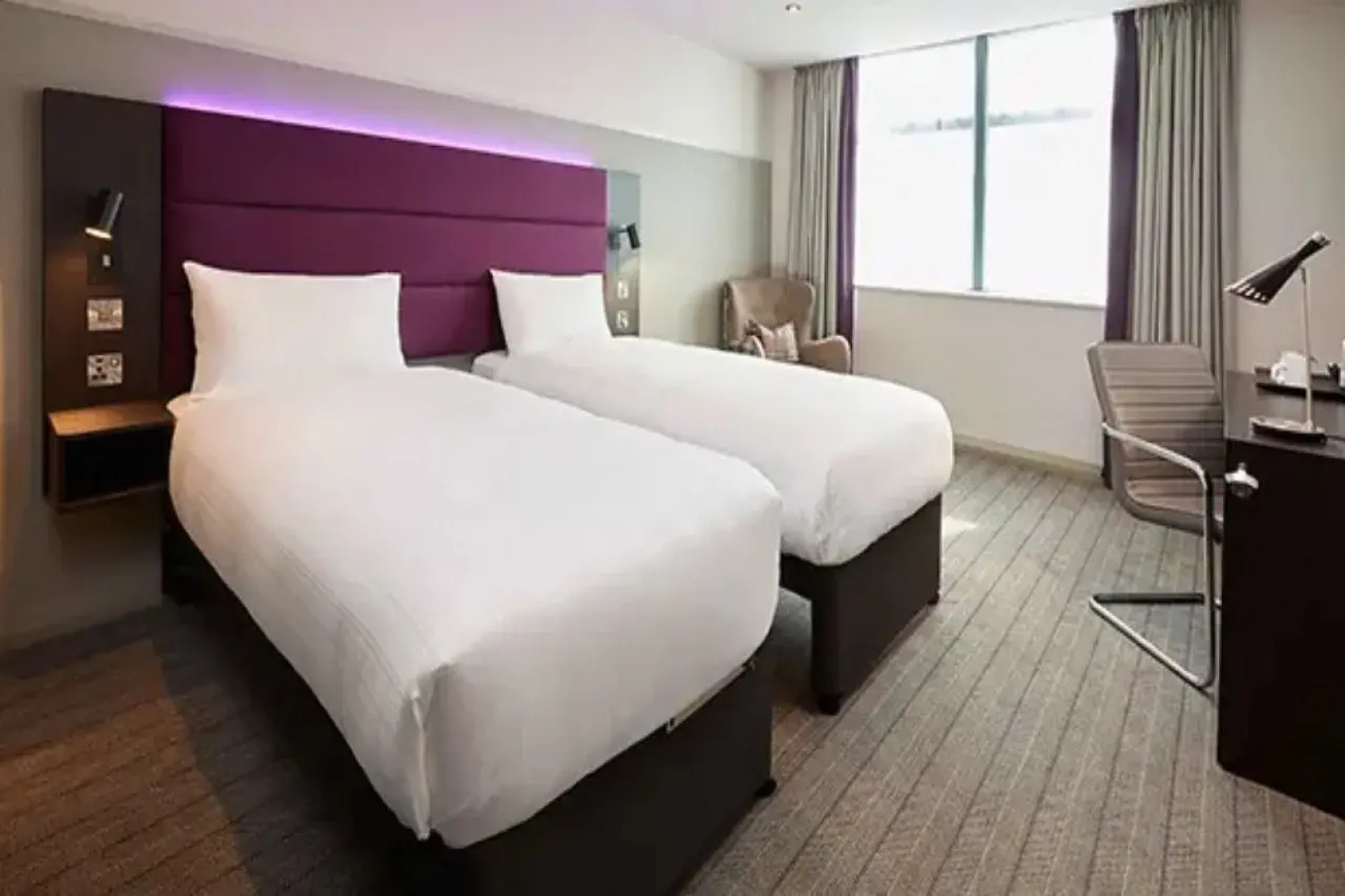 Premier Inn Bristol Parkway M32
