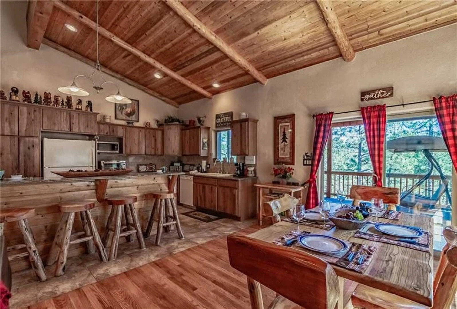 Cozy Knotty and Nice - Four Bedroom Cabin