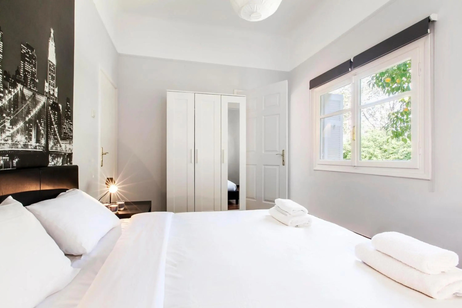 Trendy Minimal Flat in posh Athens