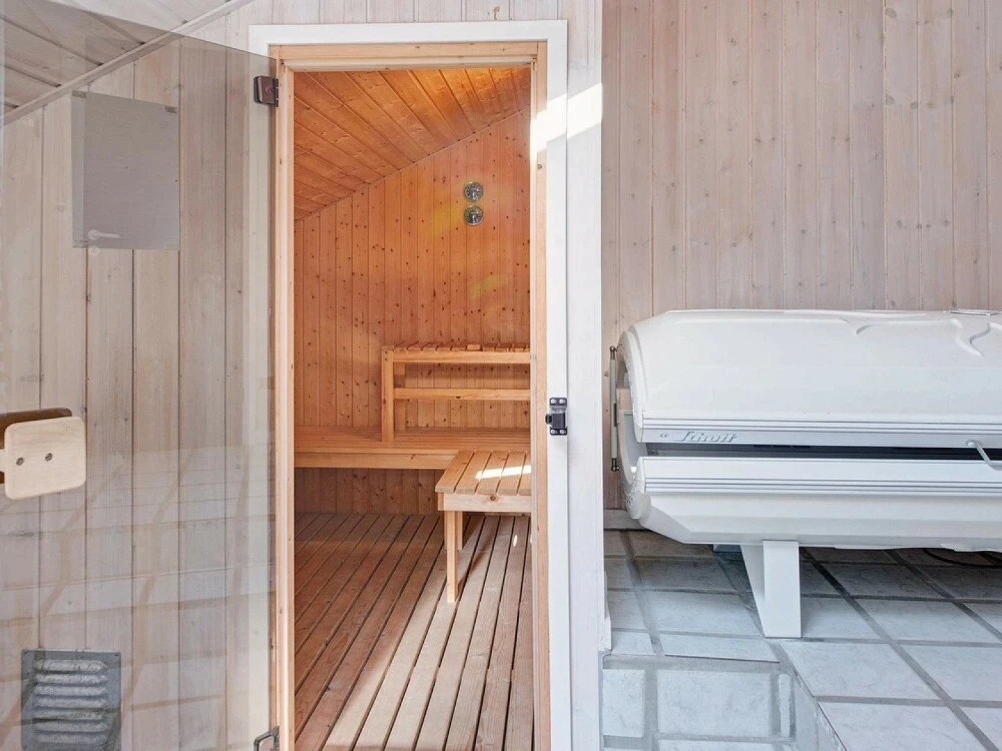 Chic Holiday Home In Nexø With Whirlpool