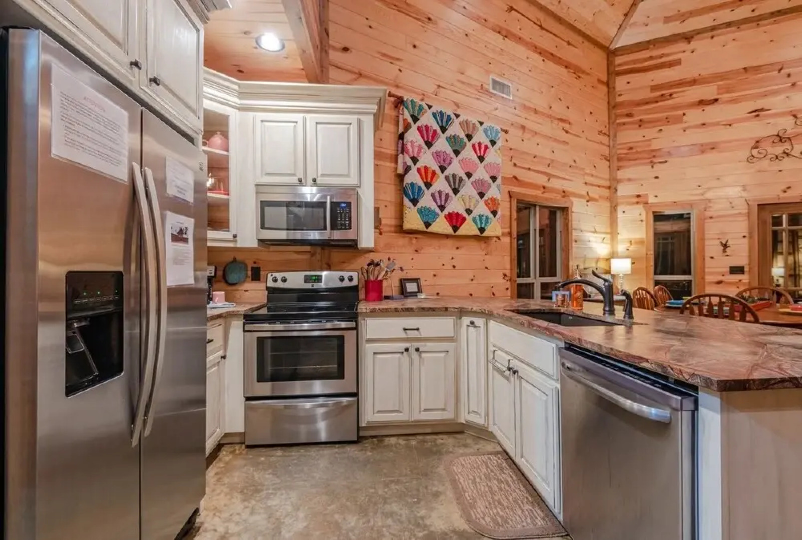 Stained Glass Hill includes Free WiFi, Parking Onsite, Private Hot Tub, and BBQ by RedAwning