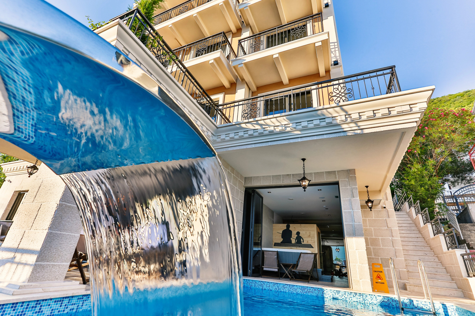 Отель Tate by Aycon