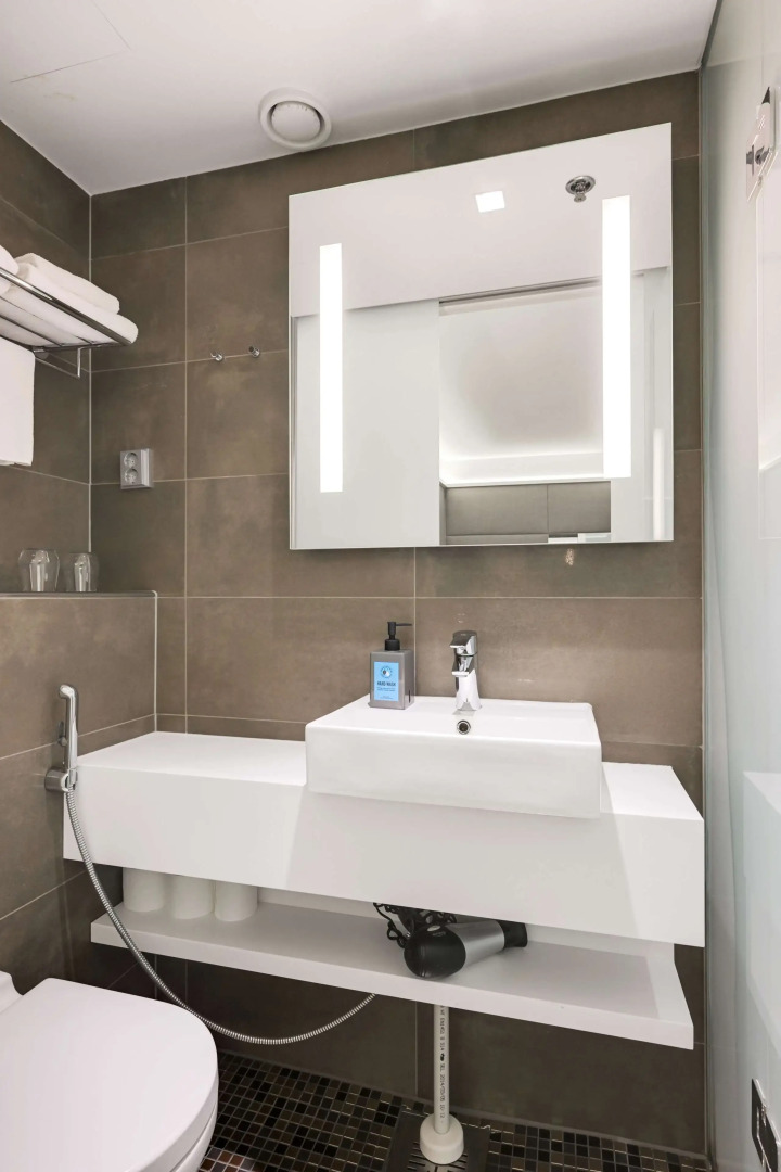 Comfort Hotel Xpress Helsinki Airport Terminal