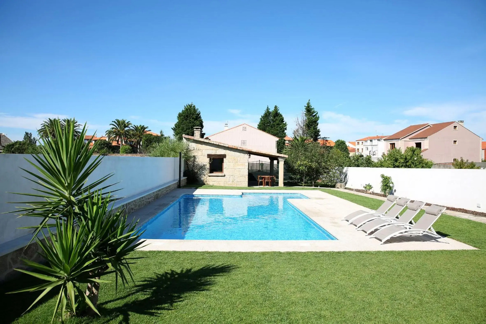 Casa rural con piscina Viña de Millan