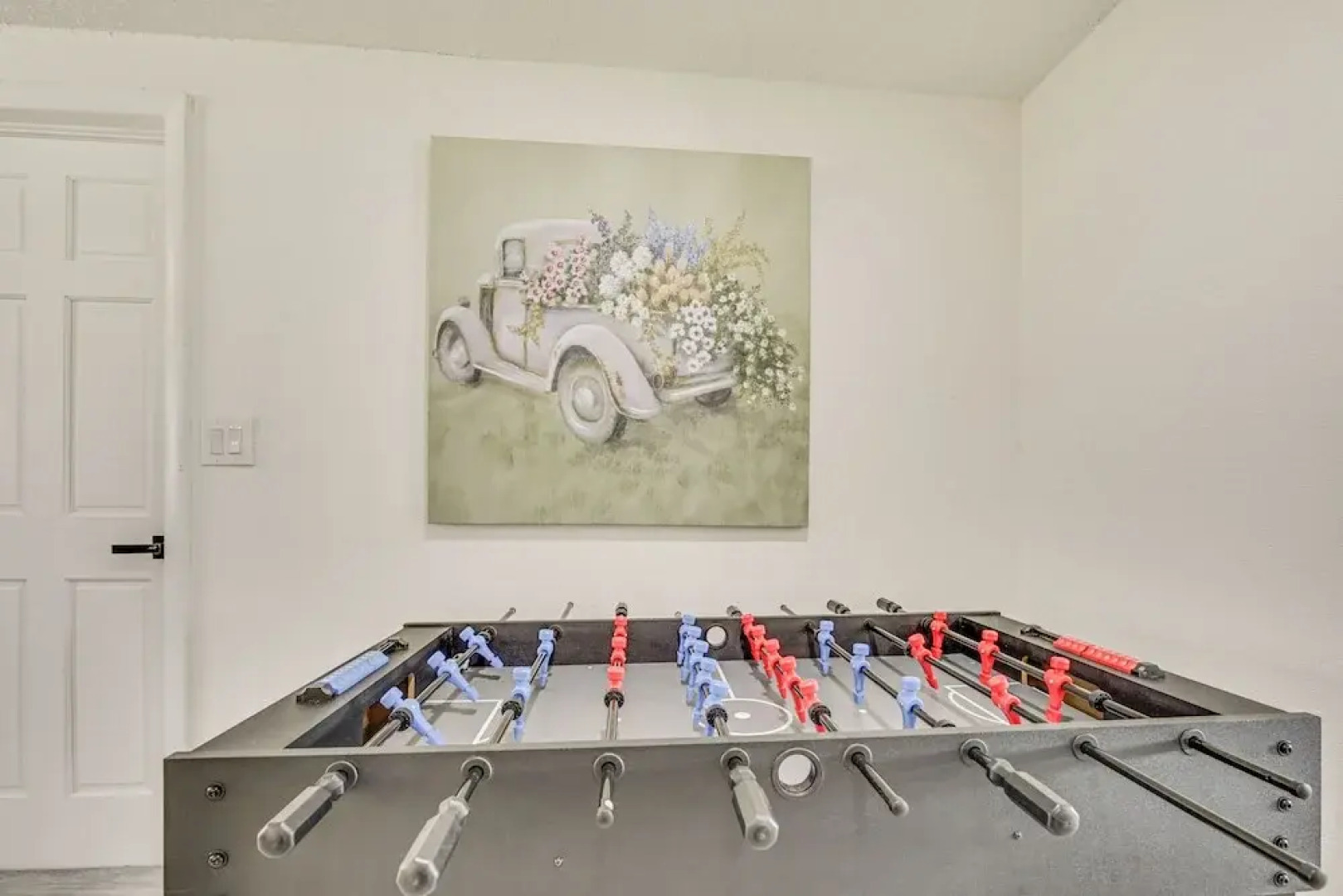 Canal-front Holiday Home Near Beach: Swim & Paddle