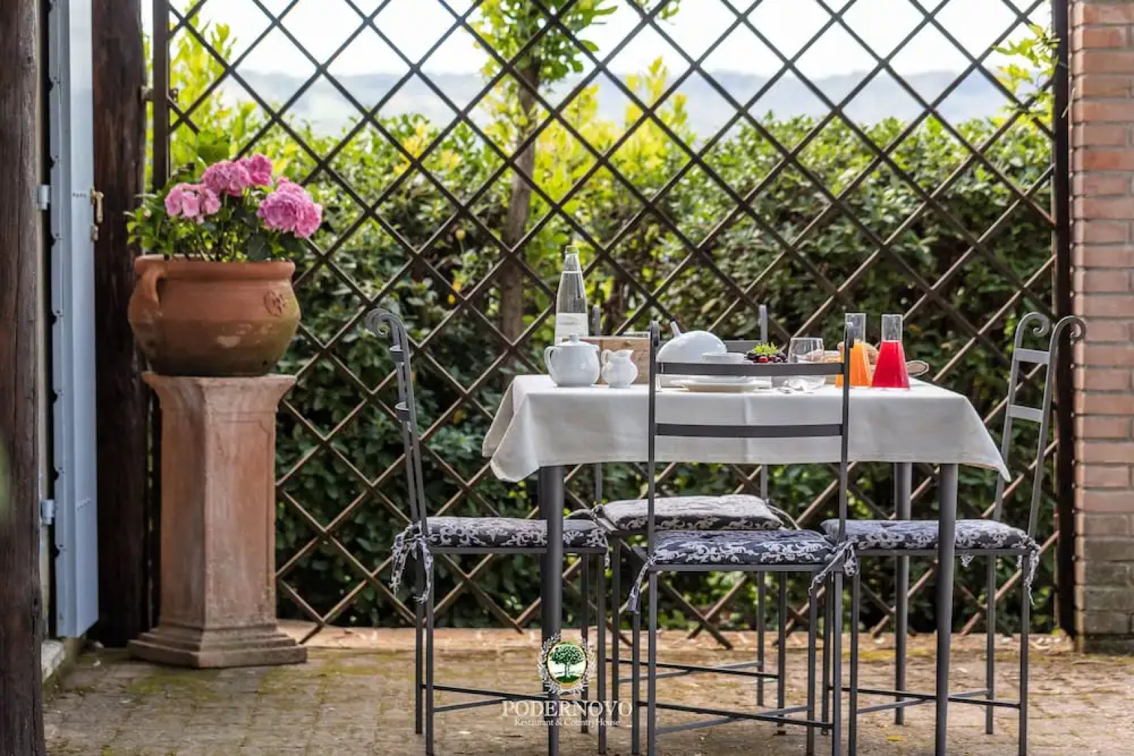 Podernovo di Castello delle Regine