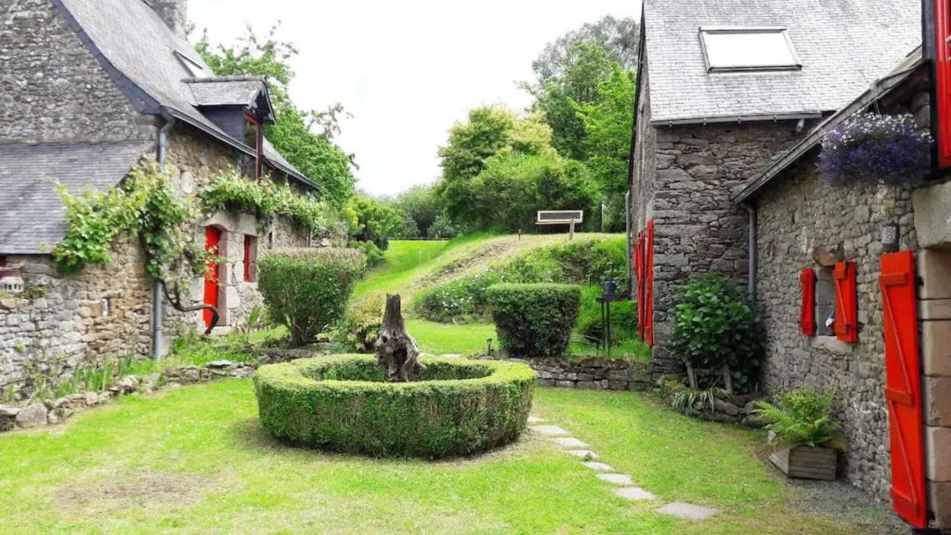 Maison de Contes En Amoureux (Adults Only)