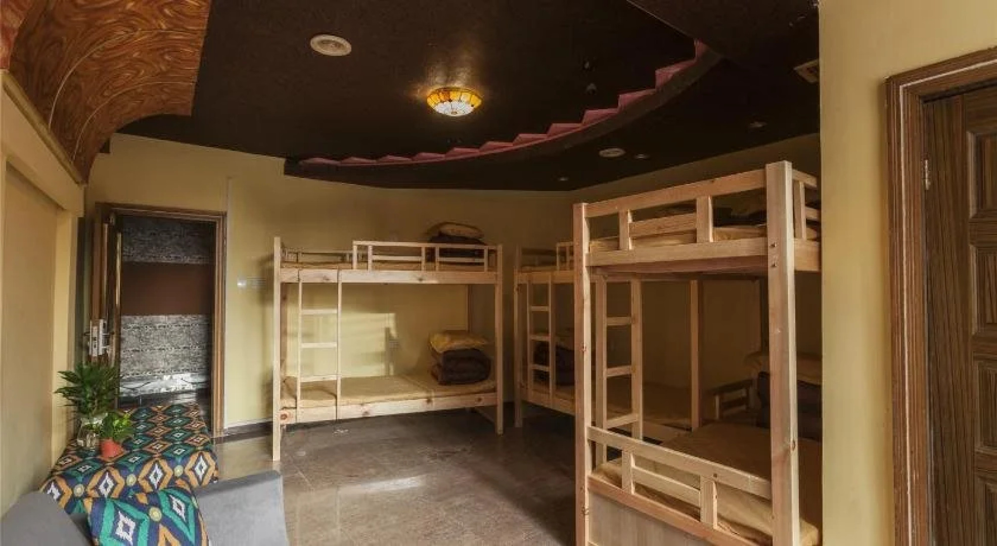 North By Northwest International Youth Hostel